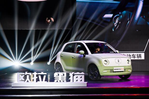 31歲企業家開蔚來ES8車禍去世，“登陸地址自動駕駛”別拿生命開玩笑四年級上冊英語單詞輔導跟讀