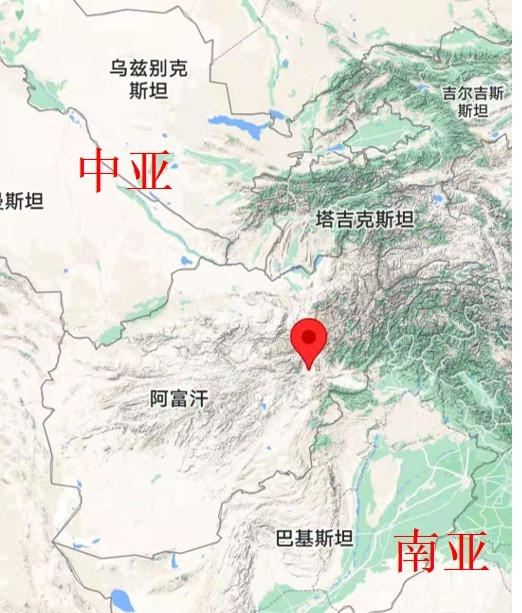 的重要,它位于西亚,南亚和中亚的交汇处,扼南北交通要冲,地理位置重要