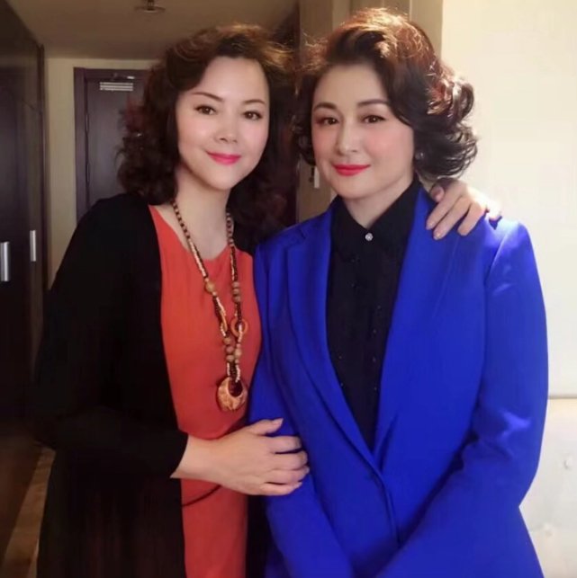 于月仙车祸前与闺蜜暖心告别截图曝光一大早出发感谢对方惦念