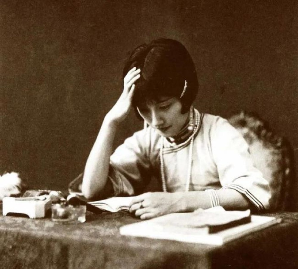 陆小曼实在太造了 一月顶普通人活几年 徐志摩打7份工还养不起 全网搜 陆小曼实在太造了 一月顶普通人活几年 徐志摩打7份工还养不起 全网搜