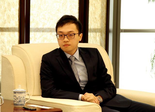 林定强的儿子叫林宇,2011年他从国外大学毕业回到国内,并且进入到父亲