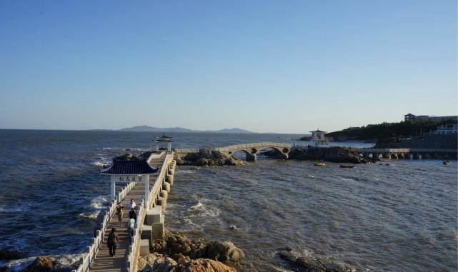 辽宁很受欢迎的岛,面积是辽东湾最大,有南普陀山,北觉华岛美誉