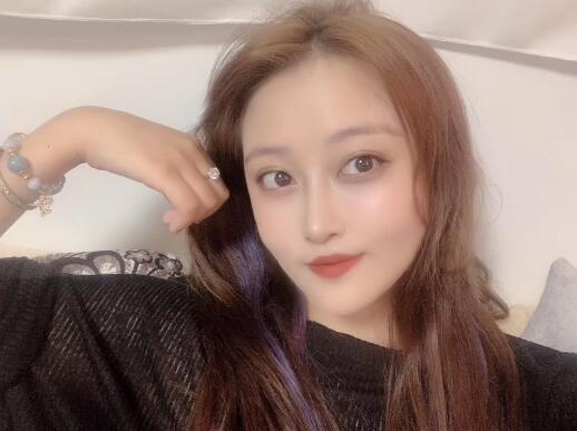 孙侨潞去世八个月,妈妈晒女儿海量童年照,粉丝暖心安慰感动大哭