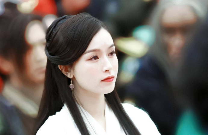 新版《天龙八部》开播,文咏珊版王语嫣引热议,清纯画风仙气飘飘