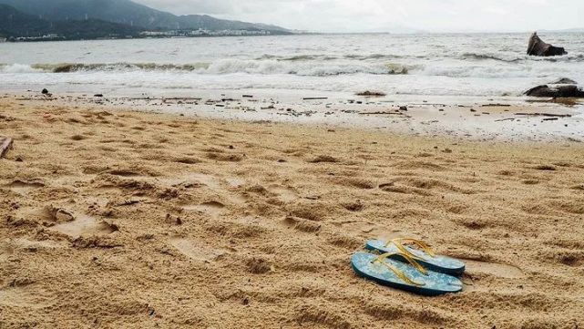17人海边落水其中11人溺亡