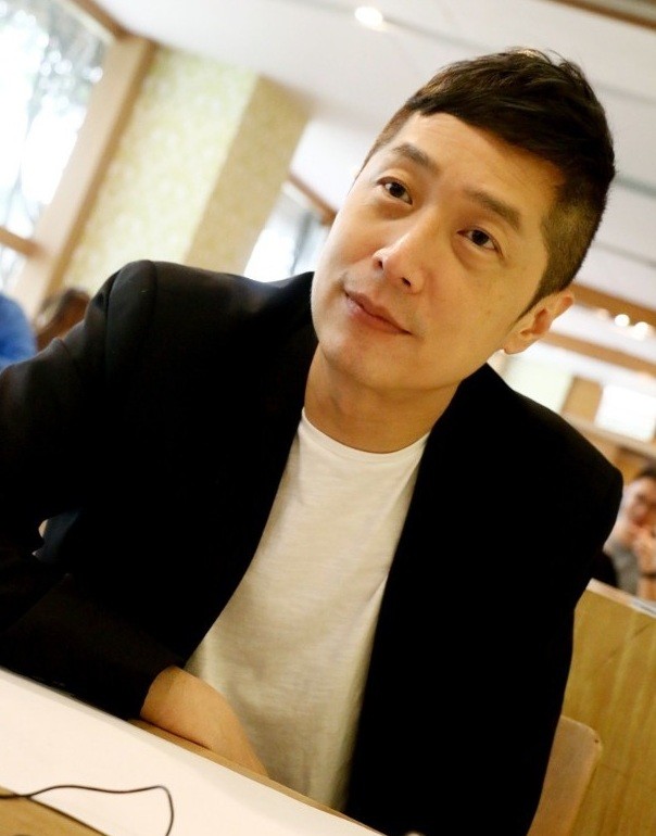 马浚伟否认粉丝送他钱希望大家关注自己的娱乐圈事业