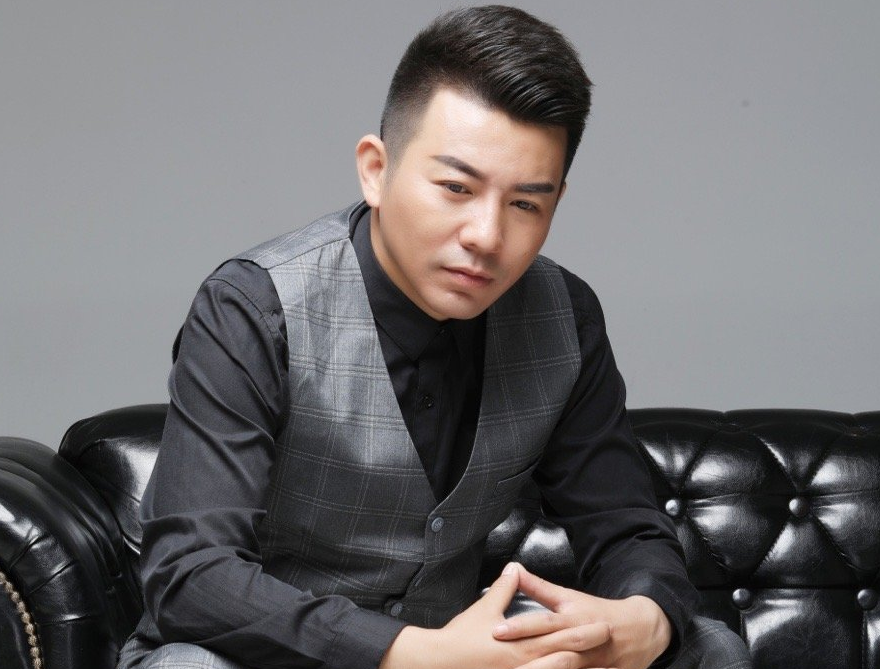 舞帝利哥遭多名徒弟爆料被指私吞旗下艺人签约费外站开播澄清