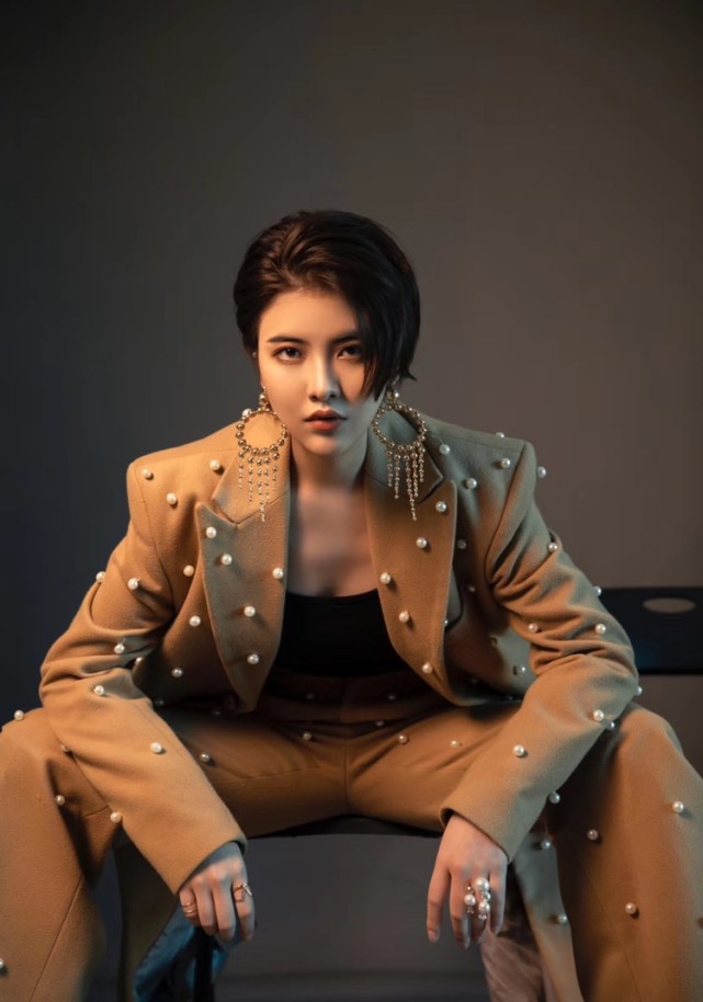 模卡 推荐艺人:童童