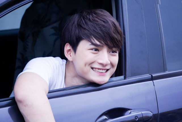 一年生中的暖暖学长出道5年后王慧侦已成泰娱全能艺人