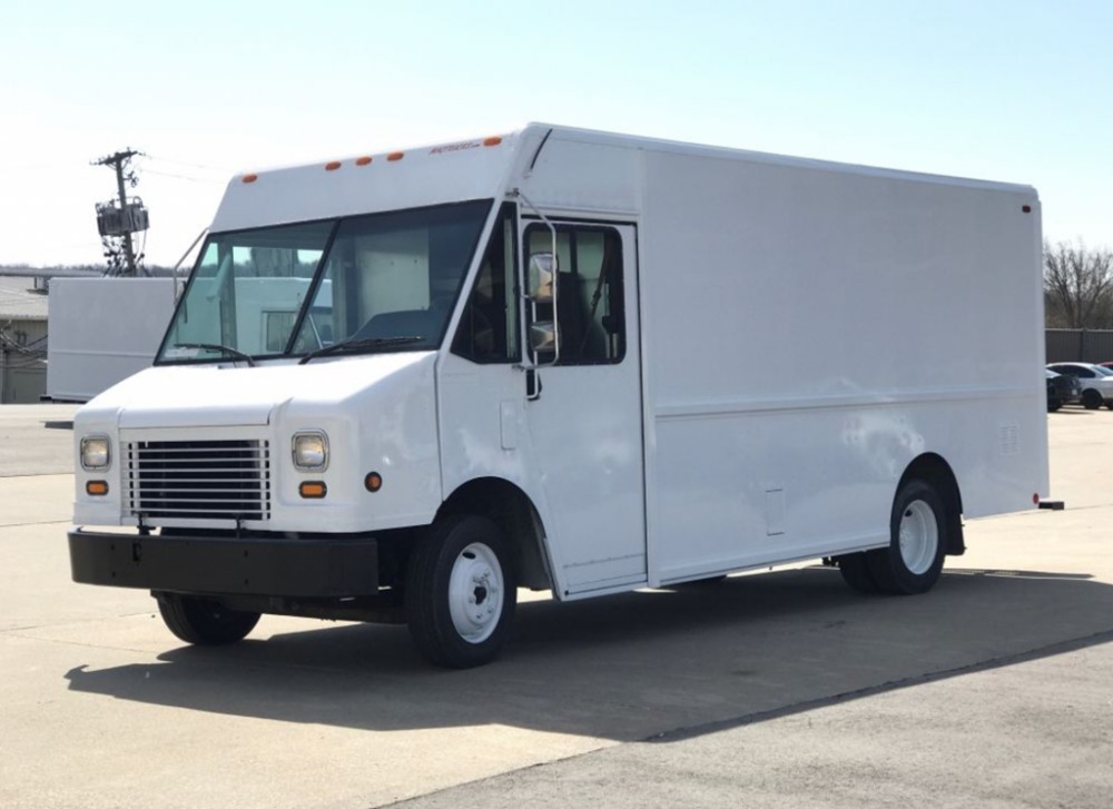 福莱纳p700封闭式货车 独特的柱式座椅设计你肯定想不到