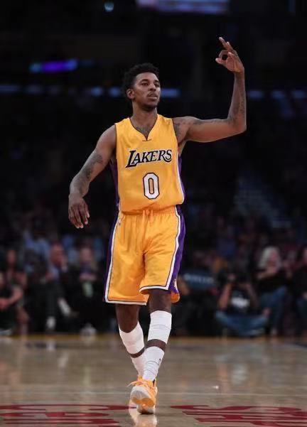 尼克杨评价小托马斯81分有水分,内特-罗兵逊直呼你