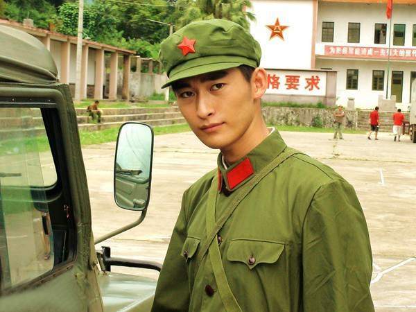 中国演员男军人图片