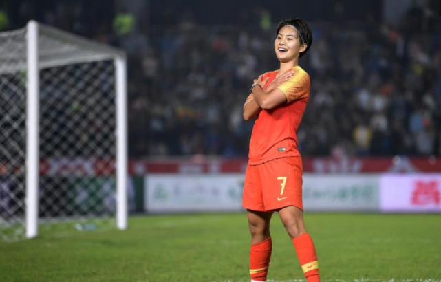 盘点:中国足坛十佳现役球员之王霜