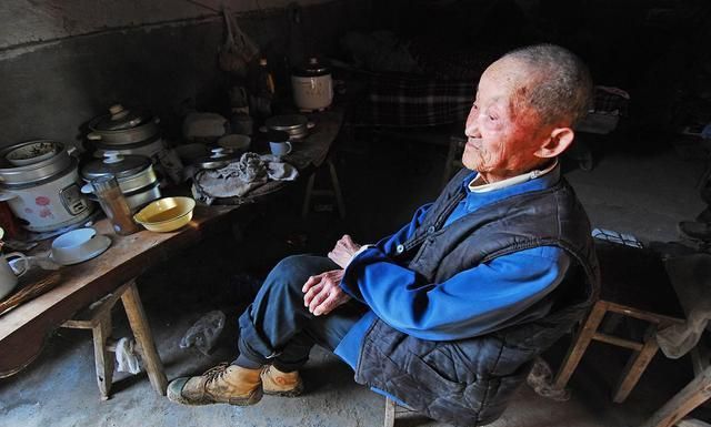 农村现在很多老人离世了,子女为什么都不怎么哭?