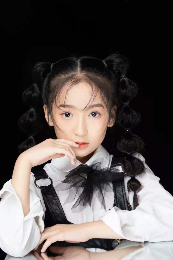 10后小演员崔靖涵《特战荣耀》将映 可咸可甜成内地小花旦潜力股