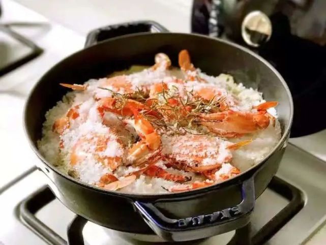 不加一滴水的盐焗蟹,好吃到上头