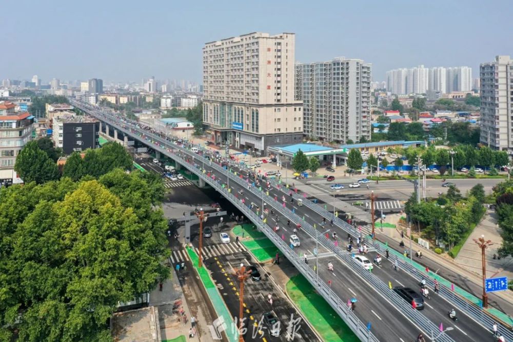 临汾解放东路高架桥竣工通车