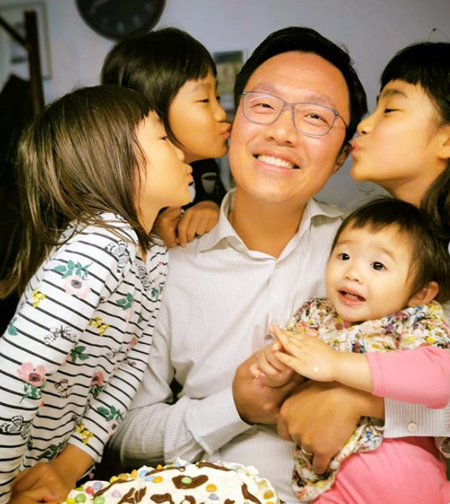 太惊险张燊悦一家六口郊区旅游3岁女儿到处乱跑意外走丢