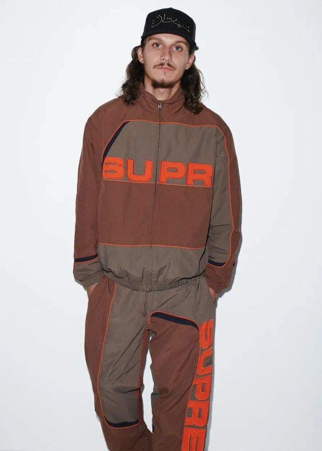 偷地铁？吴亦凡'制作人登上Supreme