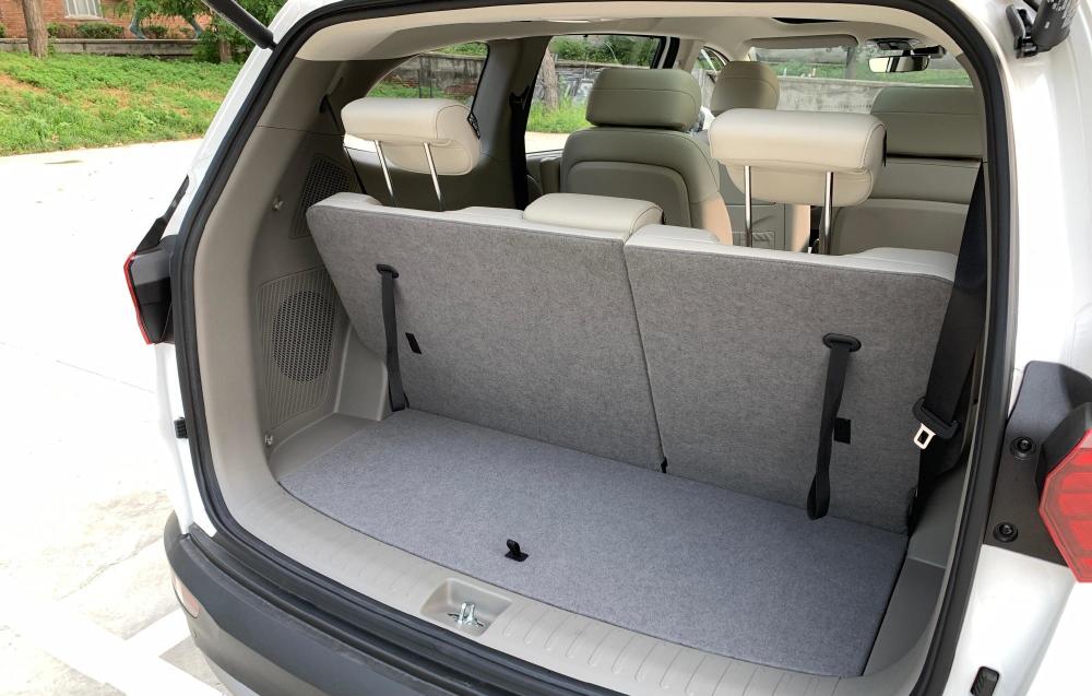 现代mpv库斯途实拍车看到后备箱心凉一半