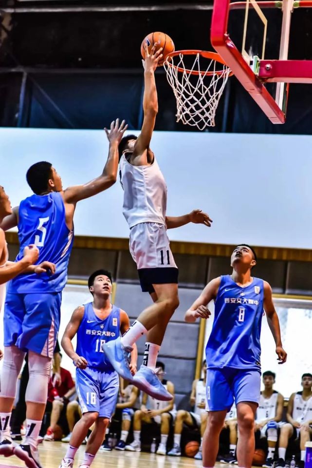 捍卫荣誉老牌强队华侨大学男篮重振旗鼓向顶峰发起冲击