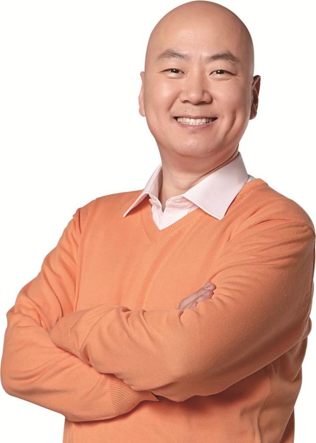 春晚常客郭冬临:次数多达22次,55岁还未婚,因8个字被索赔1亿