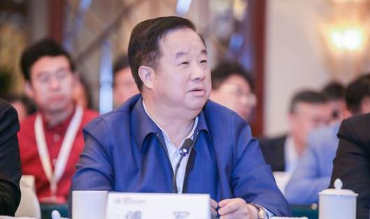 他与康泰生物的杜伟民和高途陈向东在《胡润全球富豪榜》上共同位列第