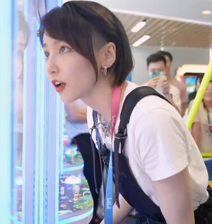 诸葛大力成果笑起来的样子竟然撞脸小丑性格真实不做作的她你爱了吗