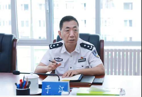 于江同志提名为市公安局局长人选