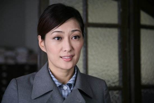 孟广美54岁生日,前半生坎坷不断,曾被老外男友骗走巨款