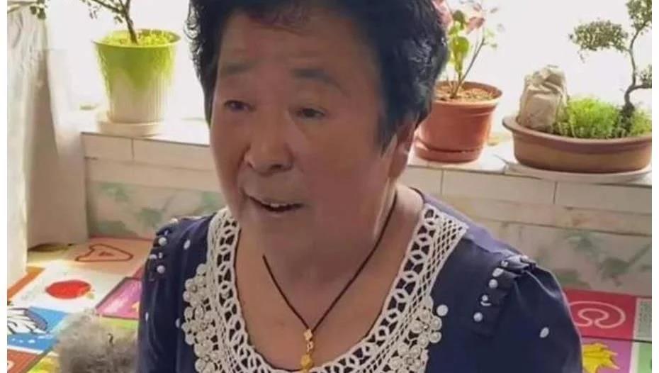 田姥姥疑被家暴视频画面中委屈感明显网友吐槽恐怖感不像演戏