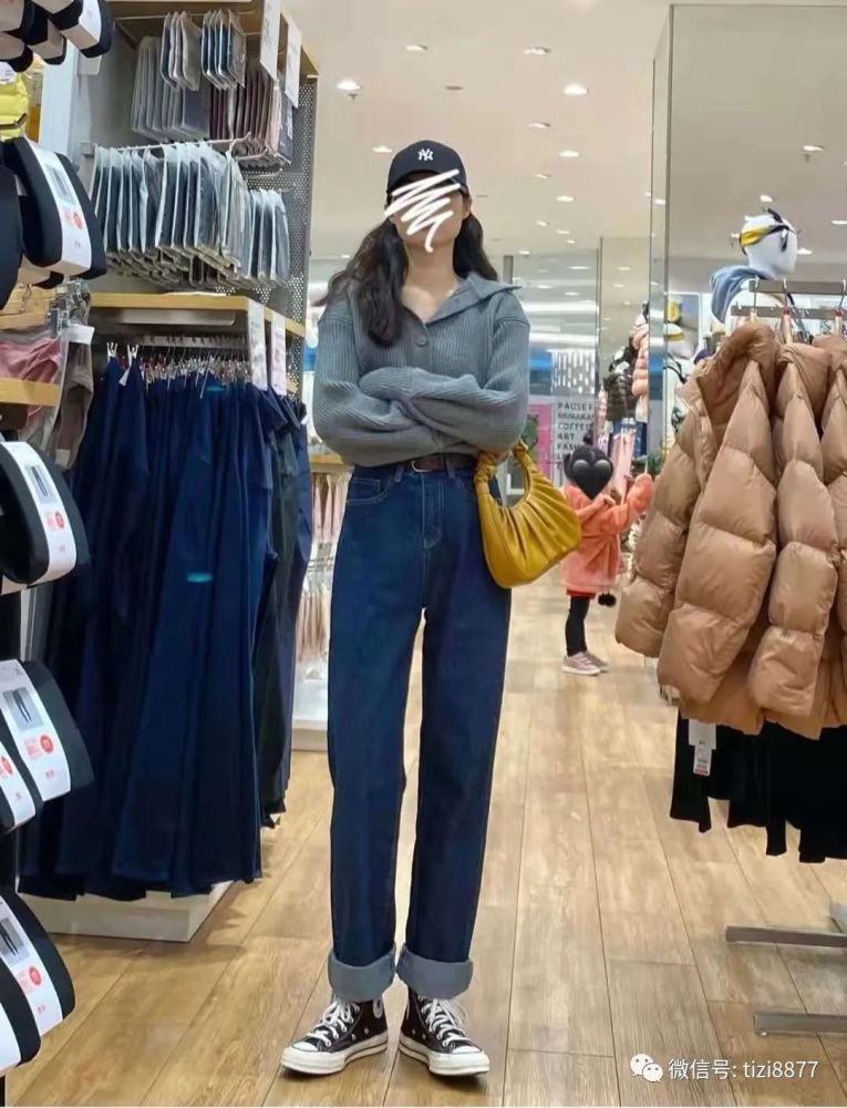 阔腿牛仔裤搭配什么样的衣服（牛仔裤搭配什么衣服好看）-第1张图片-潮百科