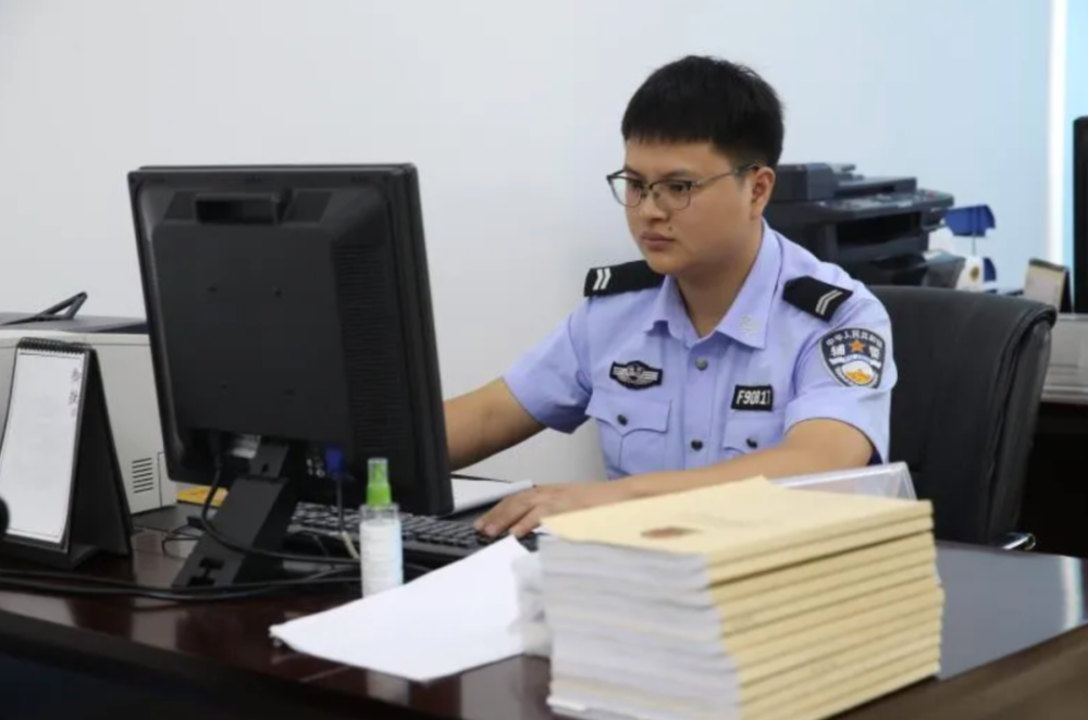 曾勇军，一级嘉奖！网友：看得我全身紧张！熊孩子啊