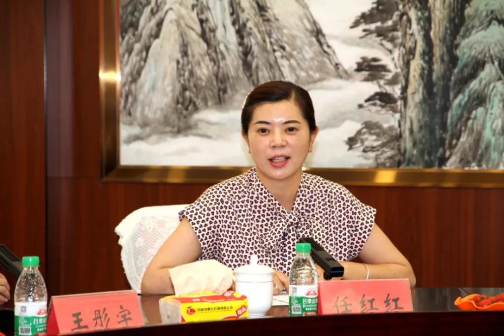 张子玉与第十六批受助大学生座谈