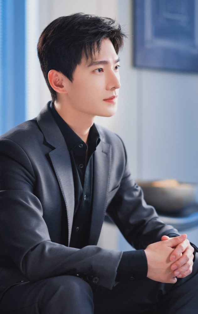 杨洋|高清壁纸分享,你会让爱豆霸占手机屏幕吗?