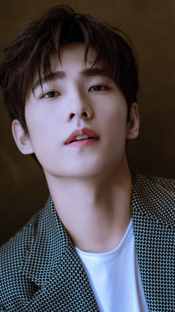 杨洋|高清壁纸分享,你会让爱豆霸占手机屏幕吗?