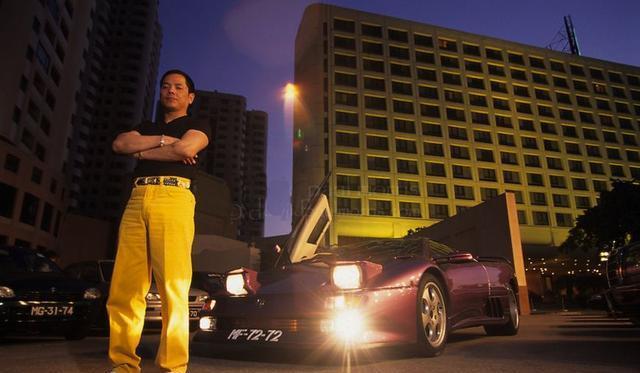 崩牙驹当年多厉害?逼刀文龙下海,让双鹰青扑街,上门暴打鸡脚黑