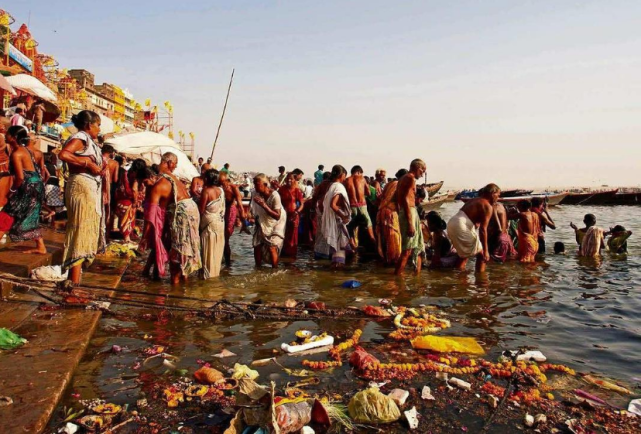 印度人:把恒河水直接灌装,5元一瓶卖给中国,肯定会被抢购