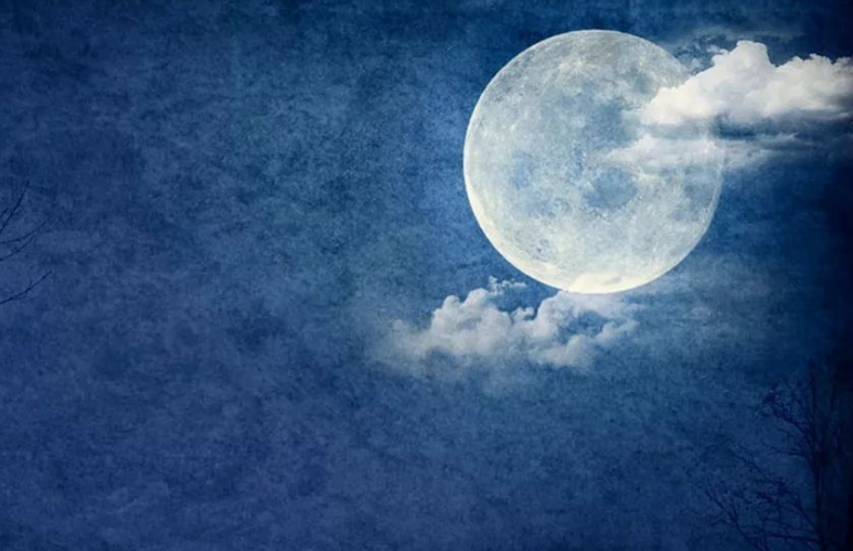 读过郭沫若模仿《静夜思》写下的诗,我不得不承认:李白是真的牛