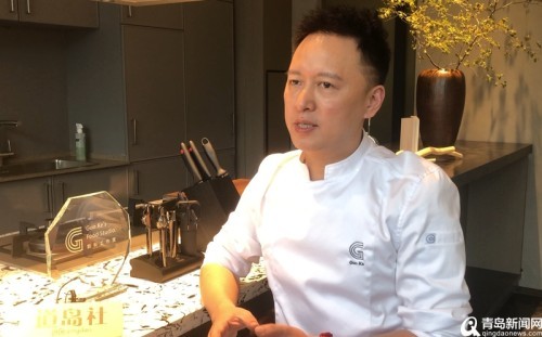 那时的郭科刚来到青岛,成为了青岛怡情楼餐厅的总经理