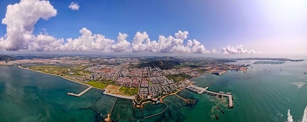 雲捲雲舒石島灣