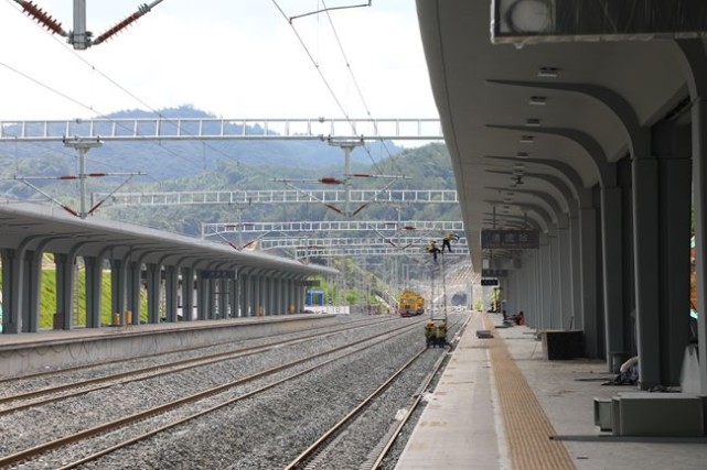 陈顺摄浦梅铁路连接福建浦城和广东梅州,其中福建建宁至冠豸山段从