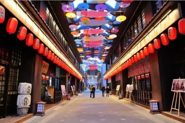 大唐西市丝路风情街获评西安最美特色商业街区
