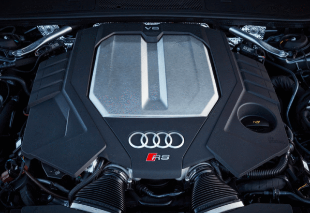 0t v8双涡轮增压发动机,最大功率达到441kw,数据上就展现出超强动力.