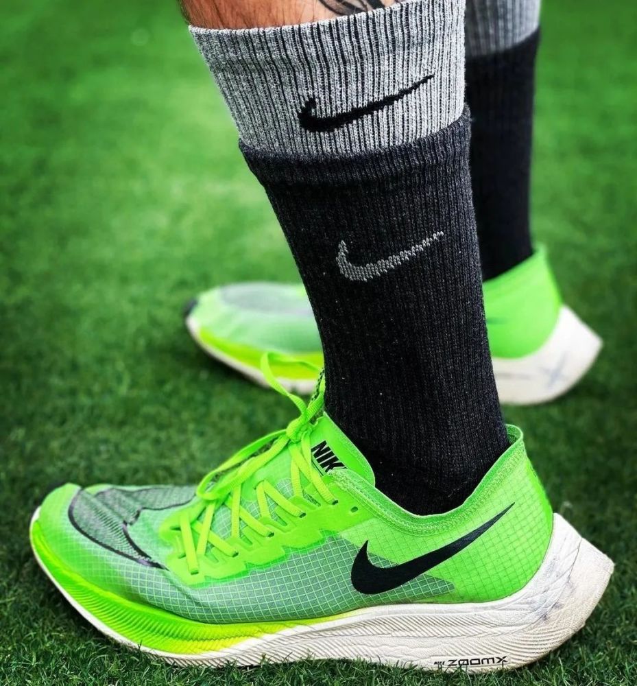 国产碳板跑鞋的产能问题,是危机还是转机?