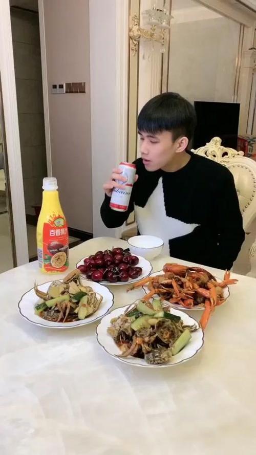 网红陈三废一家风波不断,卖洗发水脱发后,又因拍视频作秀被揭穿