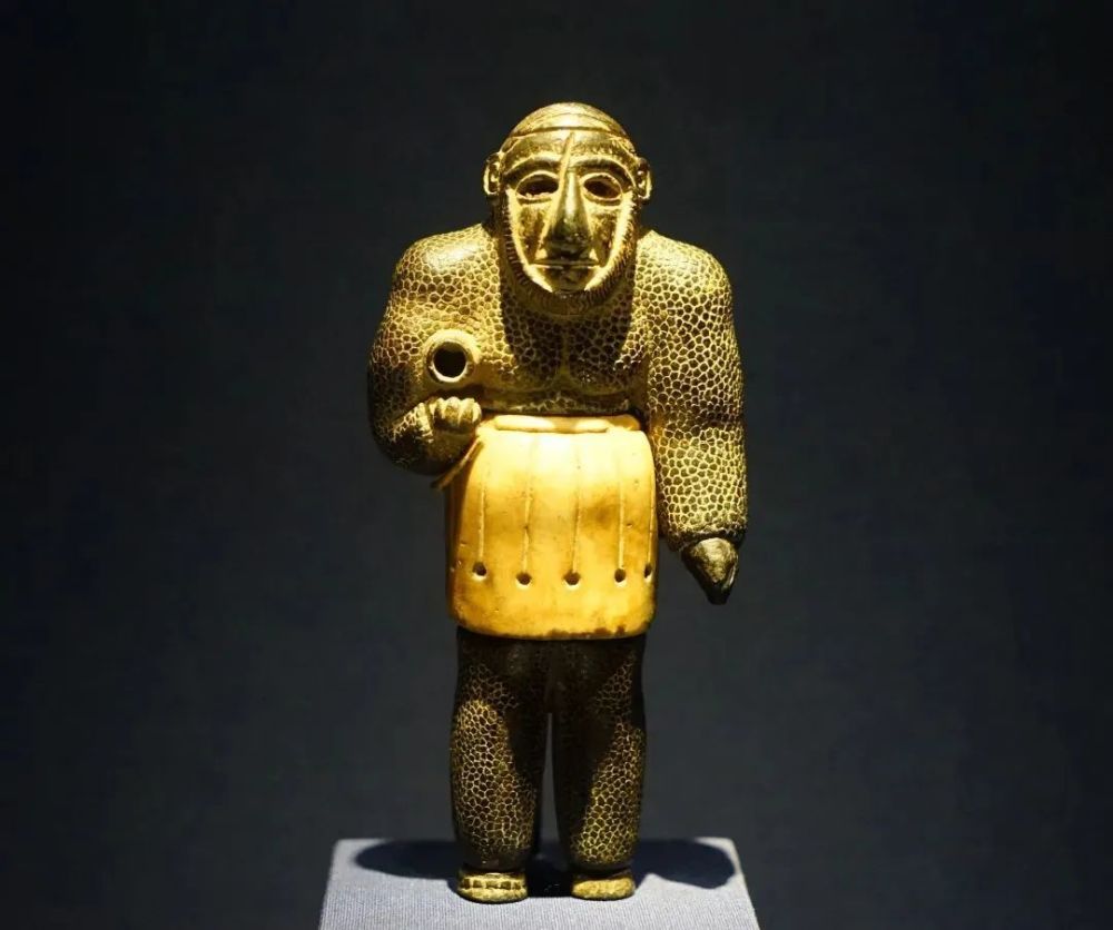 农业发达,又由于交通上与伊朗高原来往更为便利,其文明开发既早也繁荣