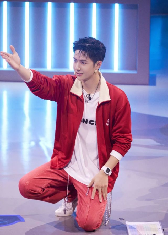 全网都在问,王一博《这街4》的报童帽原来是这顶?