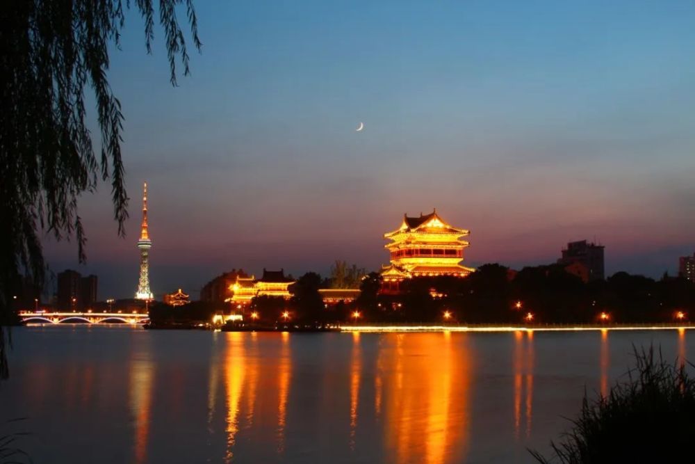 美文欣赏半边水半边城泰州凤城河