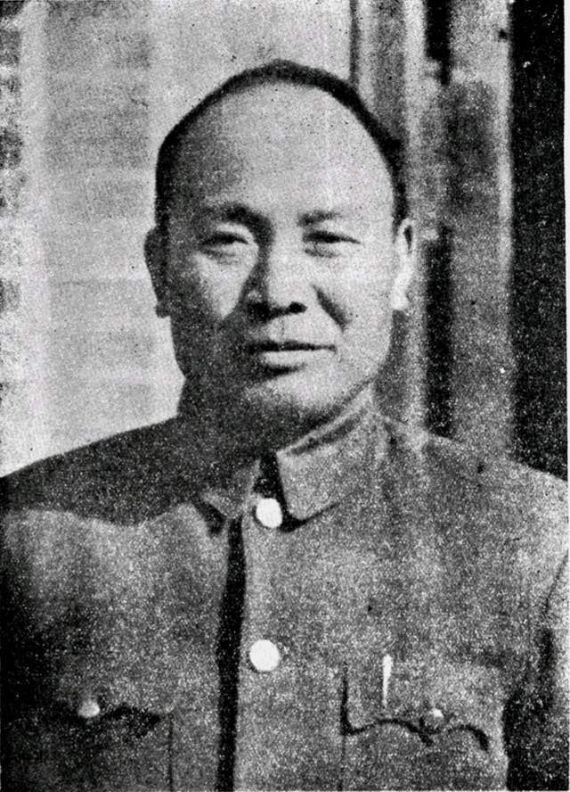 汤恩伯1900年生,浙江武义人.中华民国陆军二级上将,黄埔系骨干将领.